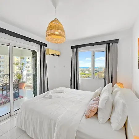2br Seaview Penthouse In Center Apartment Larnaca