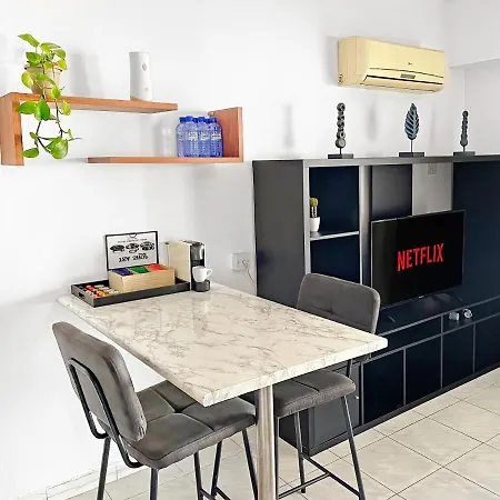 2br Seaview Penthouse In Center ラルナカ